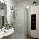 Solna 11a Z Garazem W Cenie 科沃布热格