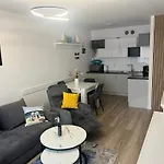 Solna 11a Z Garazem W Cenie *